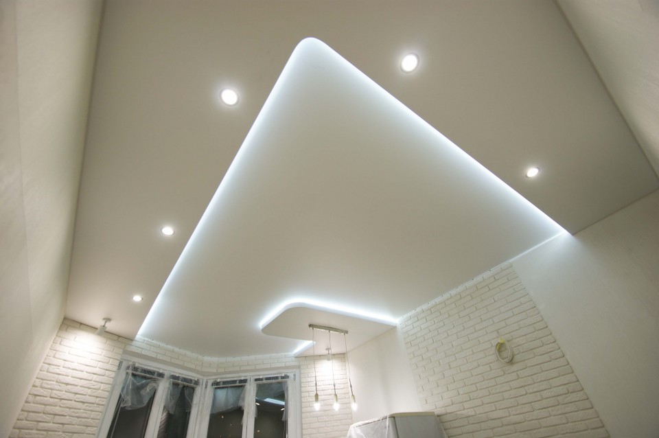 Заказать парящие натяжные потолки в г. Майкоп